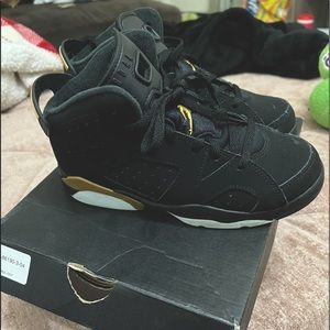 Black and gold retro 6